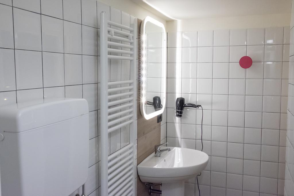Viabasso11 Guest House Нові-Ліґуре Екстер'єр фото